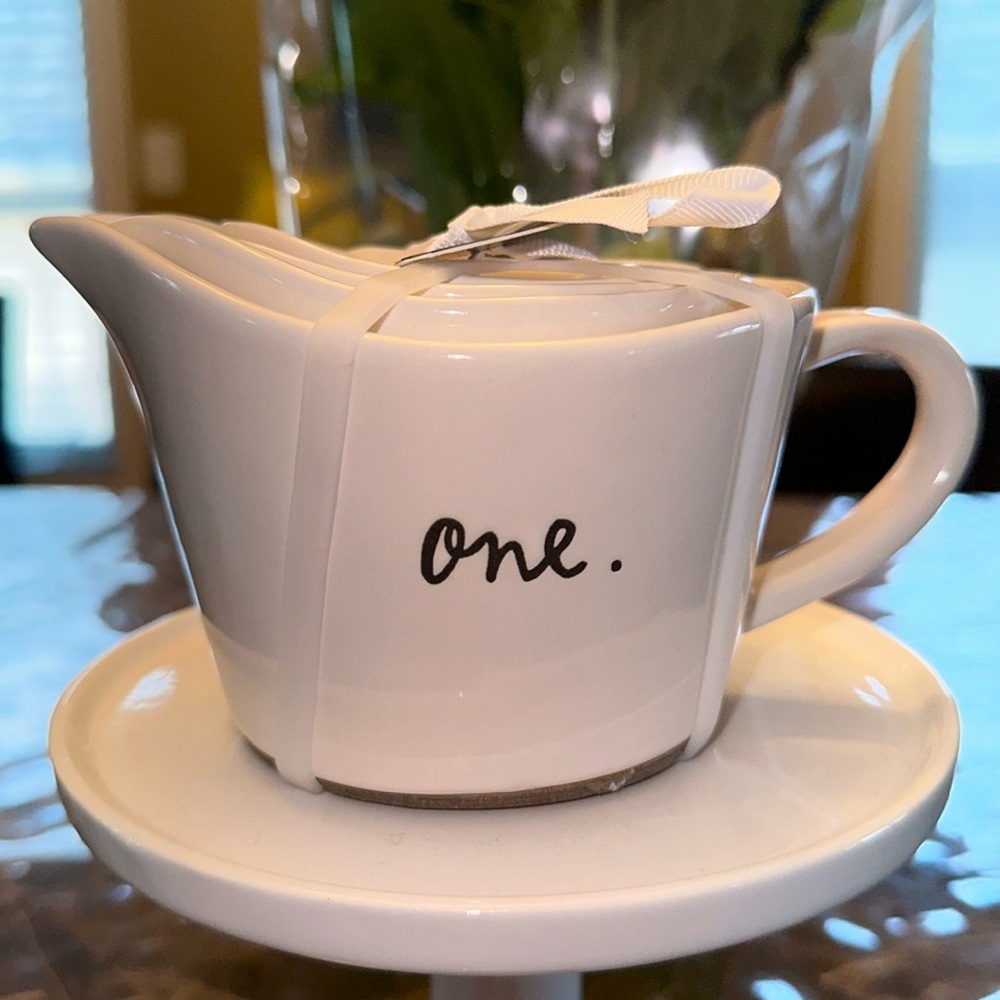 Rae Dunn Measuring cups